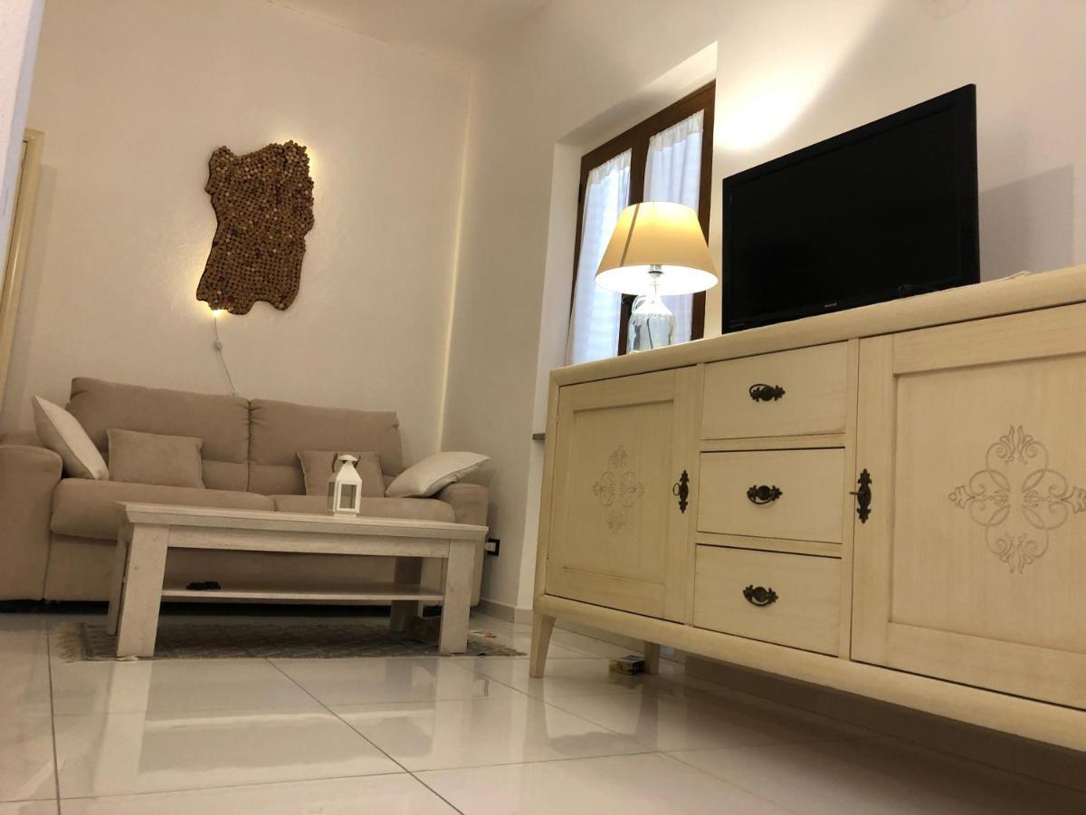 Elegante Monolocale Al Centro Del Paese Apartment Teulada Exterior foto